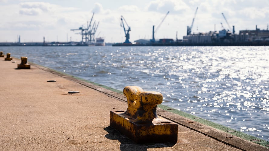 Hafenpoller an den Landungsbrücken