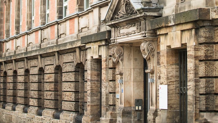 230922-idgs-roettger-7420-733x414 Eingang des Gorch-Fock-Walls